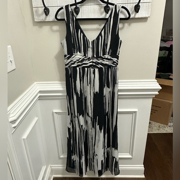 Chico’s Strapless Black and White Maxi Dress size (S/4) - Picture 3 of 5